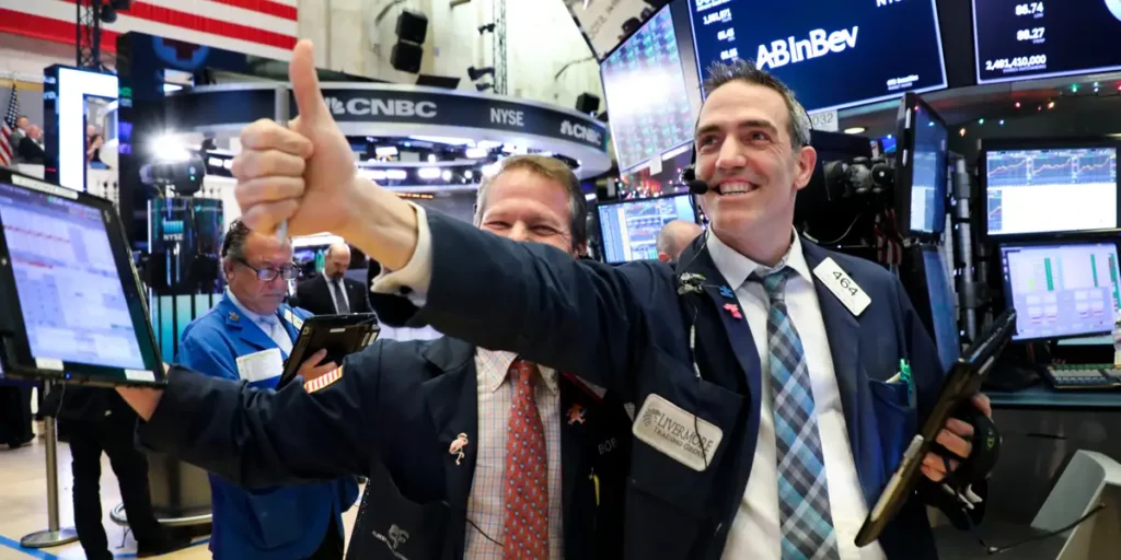 Analysts delivering guidance.