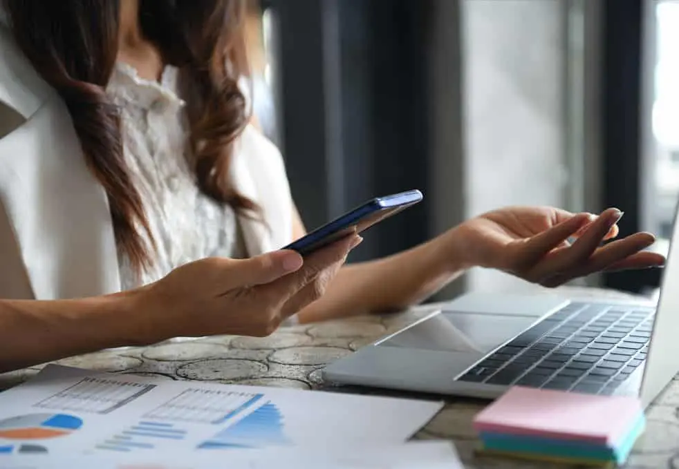 Broadcom Inc. (AVGO) 1.34% in Intraday Trading: Solid Q4 Results Drive Momentum Broadcom Inc. (AVGO) 1.34% in Intraday Trading: Solid Q4 Results Drive Momentum